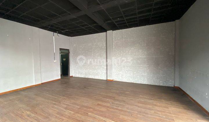 Disewakan Bangunan Di Jalan Raya Kemanggisan Luas tanah 1040m2 1