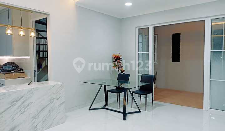 Rumah Bagus Furnished SHM Metro permata, Jakarta Barat 2