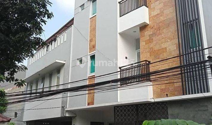 Rumah Kost di Jalan Tiong Dekat Mega Kuningan, Ukuran 550m 2