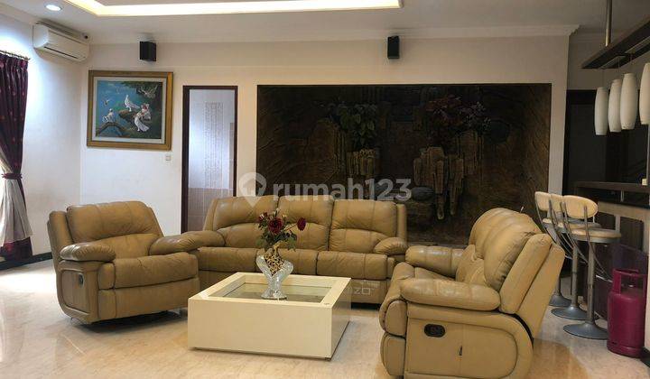 Rumah 3 Lantai Bagus Furnished SHM di Permata Buana, Ukuran 316m 1