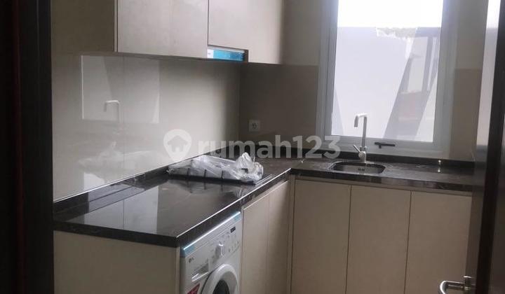 Rumah Bagus Semi Furnished SHM Puri Mansion, Jakarta Barat 2