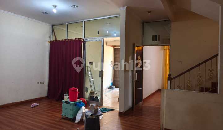 Rumah Bagus Semi Furnished SHM Permata Buana, Jakarta Barat 2