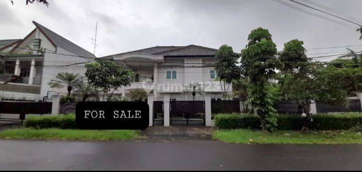 Rumah 2 Lantai Bagus Semi Furnished di Meruya Utara, Luas 800m 2