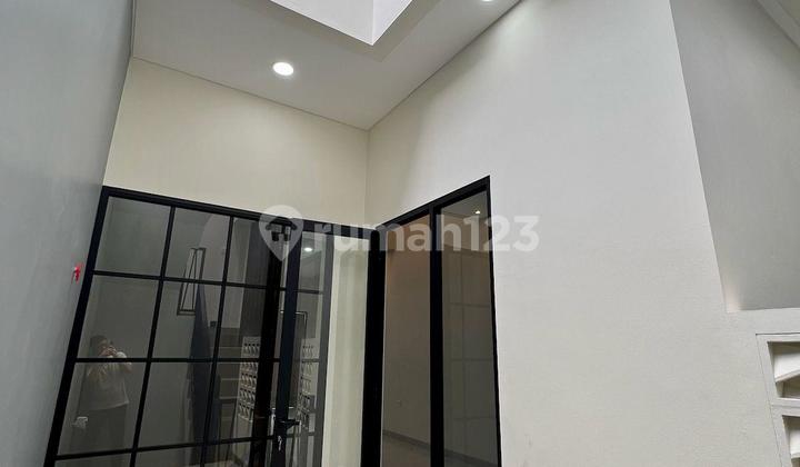 Good House Furnished Freehold Title Tomang, West Jakarta 2