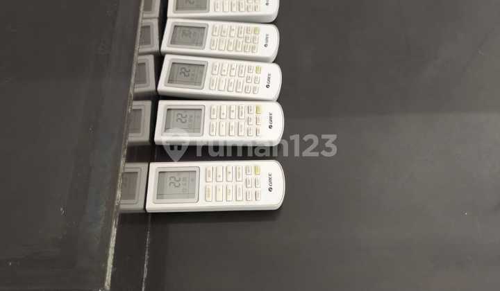 Rumah Kontrakan Bagus Semi Furnished HGB Golf Island, Jakarta Utara 2