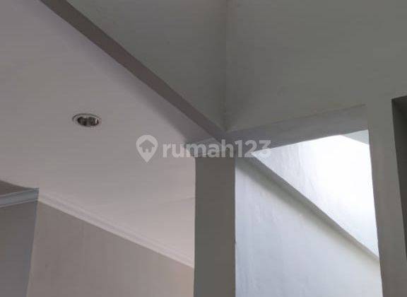 Rumah 2 Lantai Bagus Semi Furnished di Cendana Golf, Pik 1 1