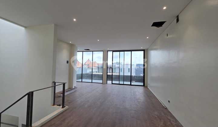 Permata Buana Puri Kembangan House LT: 144M² (8X18) 2