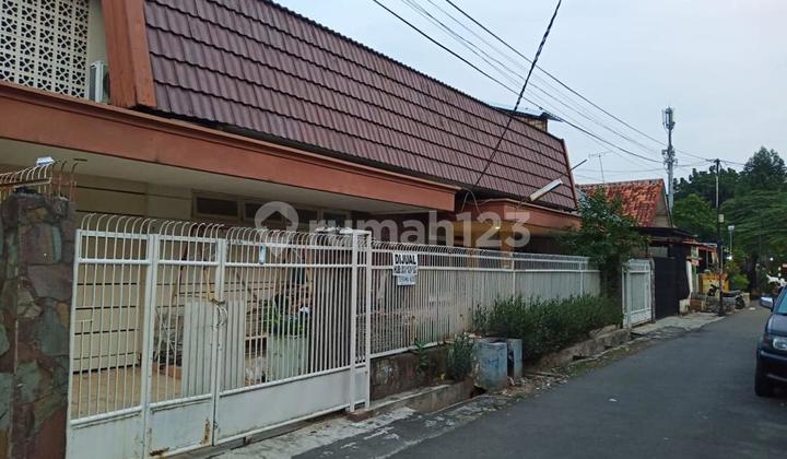 Dijual Rumah Kost Nurdin III no. 9.  Grogol,  Jakarta Barat