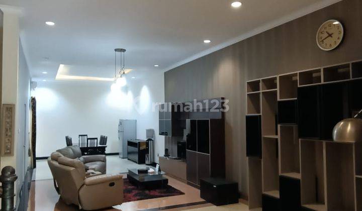 Rumah 2 Lantai Bagus Furnished di Katamaran Indah, Pik Luas 8x25m 1