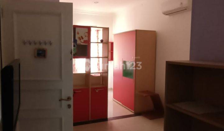 Rumah 2 Lantai Bagus Furnished di Katamaran Indah, Pik Luas 8x25m 2