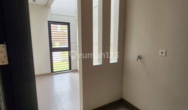 Rumah 2 Lantai Furnished SHM di San Antonio Pik 2 Uk. 9x15 Hoek 2