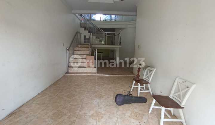 For Sale House in a Strategic Location in Medan City 2