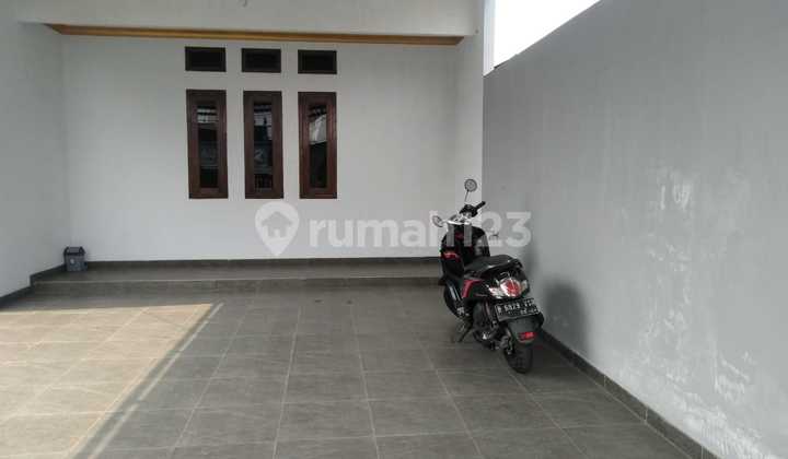Dijual.rumah Baru Disekitar Bintaro 2