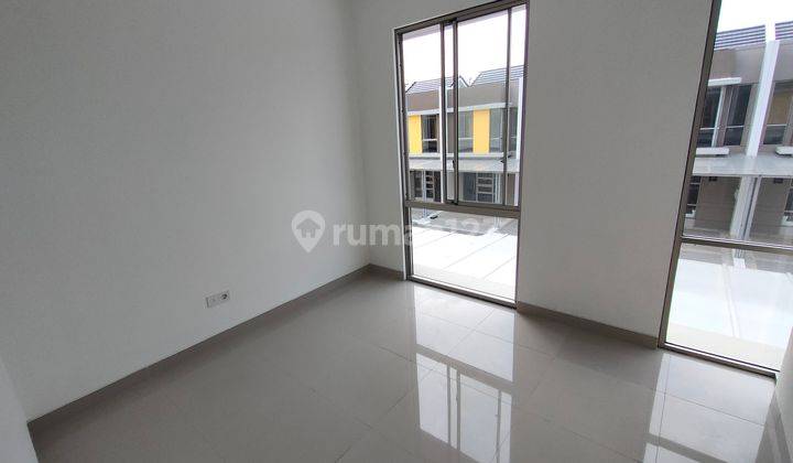 Disewakan Rumah 2 Lantai Pik 2 New 2 Kamar