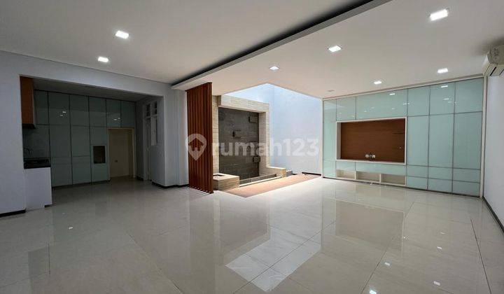 Dijual Rumah 2 Lantai Perumahan Permata Buana 2