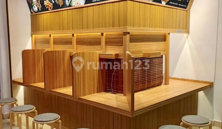 For Rent: Madison Park Corner Apartment Kiosk