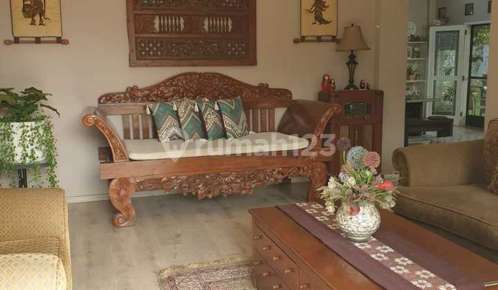 Rumah Villa Tropis Cinangka Depok 2
