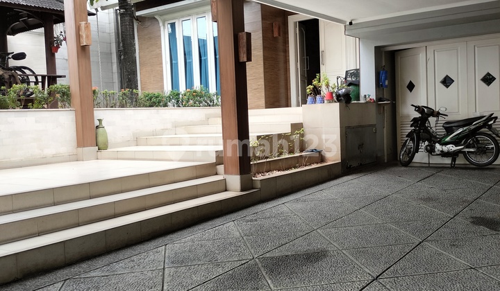 Rumah Mewah dan Asri - Siap Huni - Swimming Pool