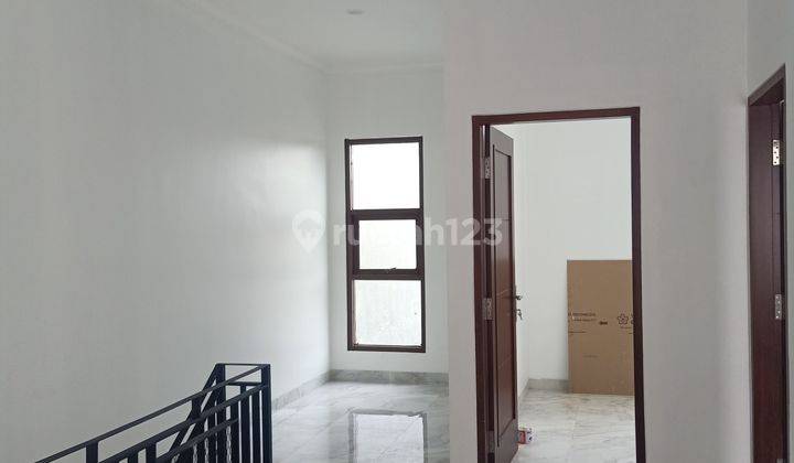 Rumah baru 2 lantai paling Murah di Duren sawit Jakarta timur