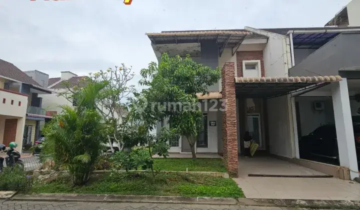 Rumah Komplek Posisi Hook Di Jl Flamboyan 1