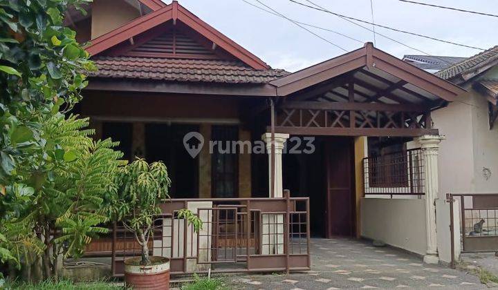 Rumah Kontemporer dalam Komplek di Pasar 2 Ringroad 1