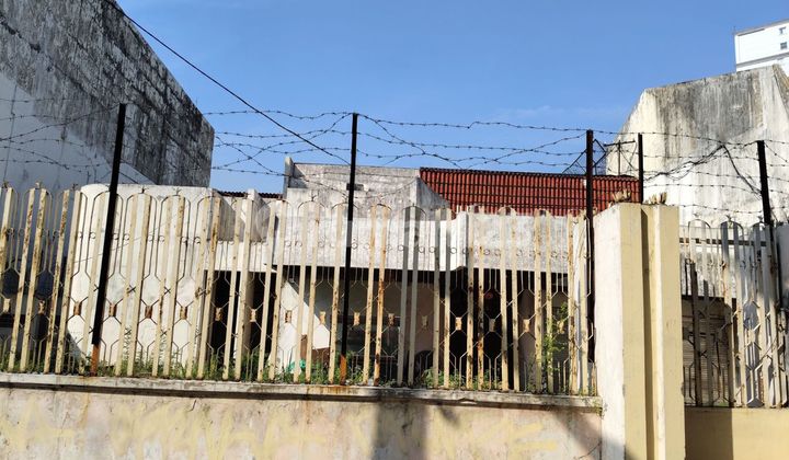 Dijual Rumah Hitung Tanah Daerah Jantung Kota Surabaya Barat Dijual Rumah Hitung Tanah Daerah Jantung Kota Surabaya Barat