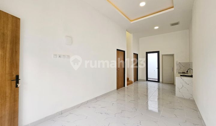 Rumah Modern Menawan 3 Kamar Tidur di Pesona Anggrek (73636 Sv) 2