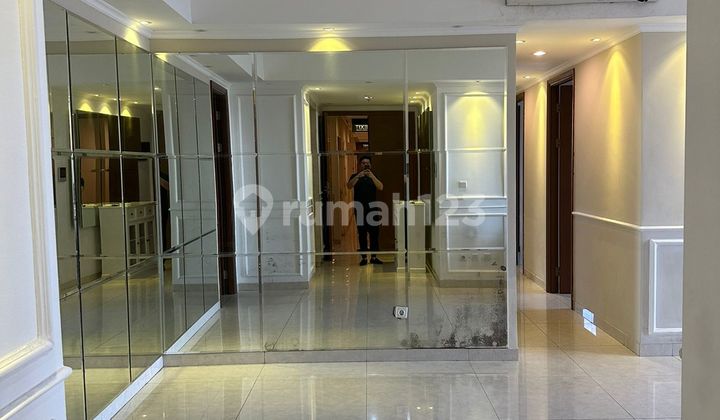 Disewakan Apartemen Taman Anggrek Residence 3bedroom Private Lift 2