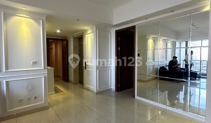 Disewakan Apartemen Taman Anggrek Residence 3bedroom Private Lift 1