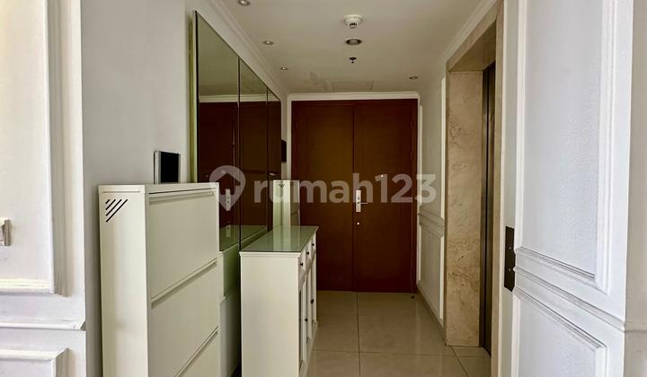 Disewakan Apartemen Taman Anggrek Residence 3bedroom Private Lift 2