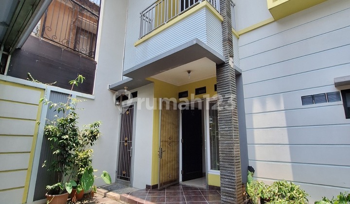 For Sale Beautiful Ready-to-Live House in Pejaten For Sale Beautiful Ready-to-Live House in Pejaten