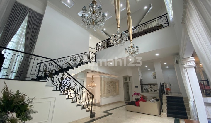 Luxury House with Private Pool Steps Away from Pondok Indah Mall