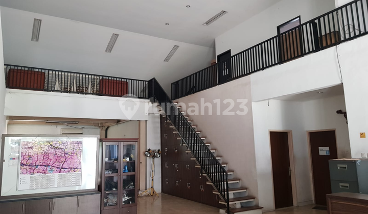 Rumah Ex Kantor Harga Mendekati NJOP, Selangkah ke Kemang Raya Rumah Ex Kantor Harga Mendekati NJOP, Selangkah ke Kemang Raya