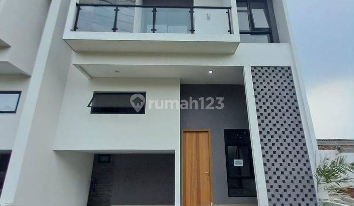 Hunian Modern 2,5 Lantai Siap Huni Hanya 6 Menit Ke Tol Brigif 1