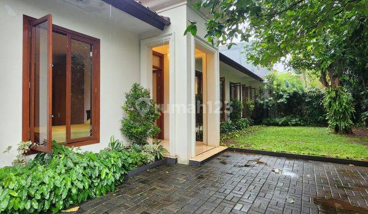  Rumah Mewah Asri Dengan Private Pool di Lokasi Strategis Kemang  1