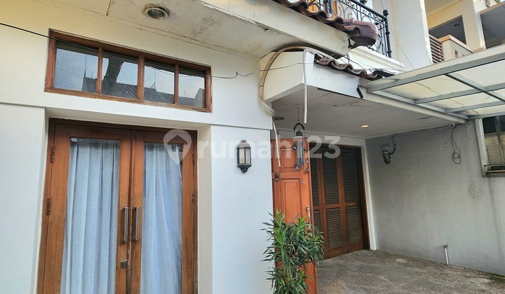 5 Minutes Walk to the Elite Pondok Indah Mall Area