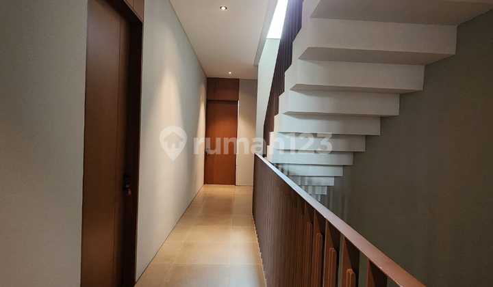Rumah Baru Modern Minimalis di Kemang, Jakarta Selatan  2