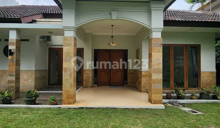 Rumah Asri 1 lantai, Halaman Luas Dengan Private Pool 2