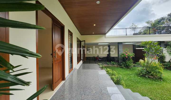 Luxury House Lebak Bulus