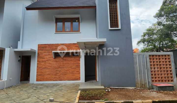 Brand New, 2 Lantai Dalam Cluster, Private Pool