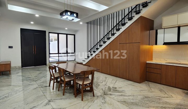 Rumah Baru Dengan Swimming Pool  2