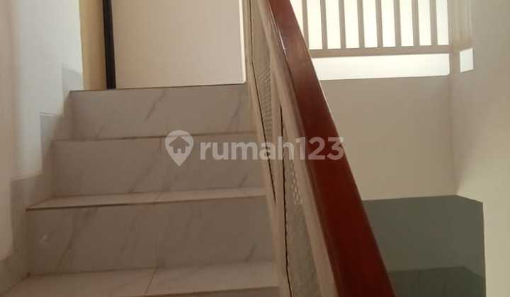 Rumah 2 Lantai Ready Murah Dekat Stasiun dan Tol Serpong Rumah 2 Lantai Ready Murah Dekat Stasiun dan Tol Serpong
