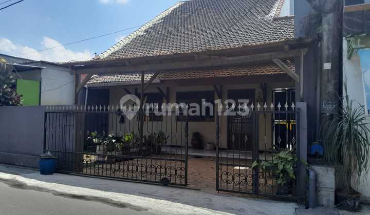 SHM House by Mulyorejo Sukun Road, Malang City for Sale 1