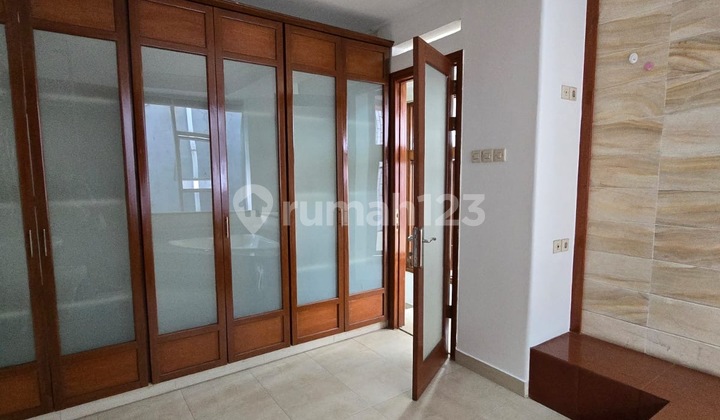 Rumah Bagus 2 Lantai Singgasana Pradana Bandung 2