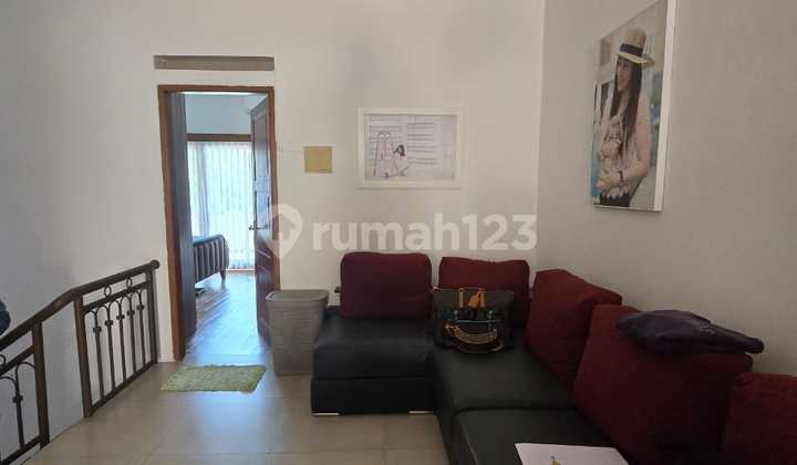 Rumah 2 Lantai Terawat Setraduta Hegar Bandung