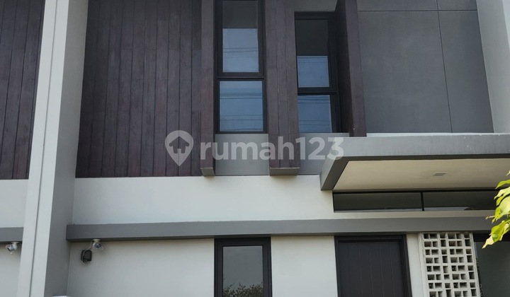 Rumah Minimalis 2 Lantai di Summarecon Bandung