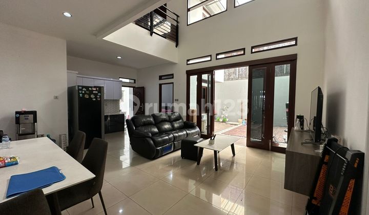 Nice 2-Story Fully Furnished House in Batununggal, Bandung Nice 2-Story Fully Furnished House in Batununggal, Bandung