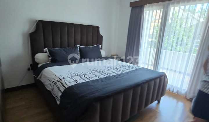 Rumah 2 Lantai Terawat Setraduta Hegar Bandung