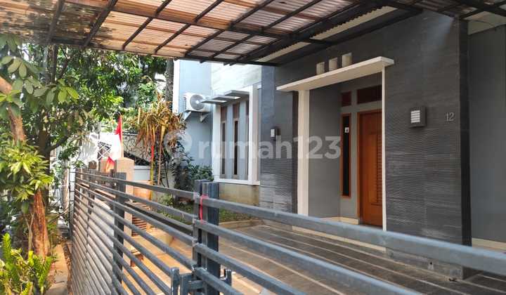 Rumah Bagus 2Man di Istana Kawaluyaan Bandung Rumah Bagus 2Man di Istana Kawaluyaan Bandung