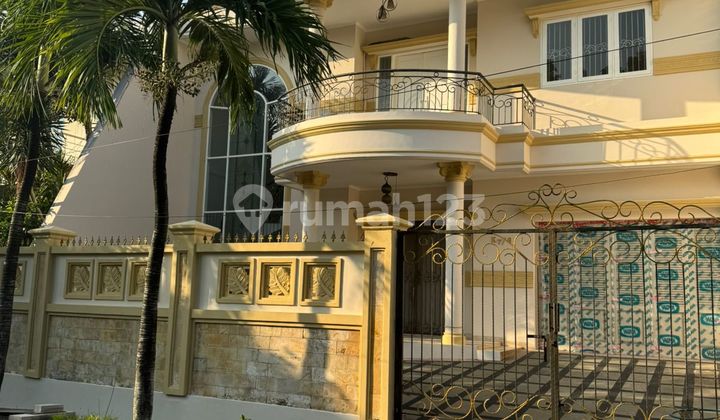 Disewakan rumah baru renovasi di Jakarta Barat Disewakan rumah baru renovasi di Jakarta Barat